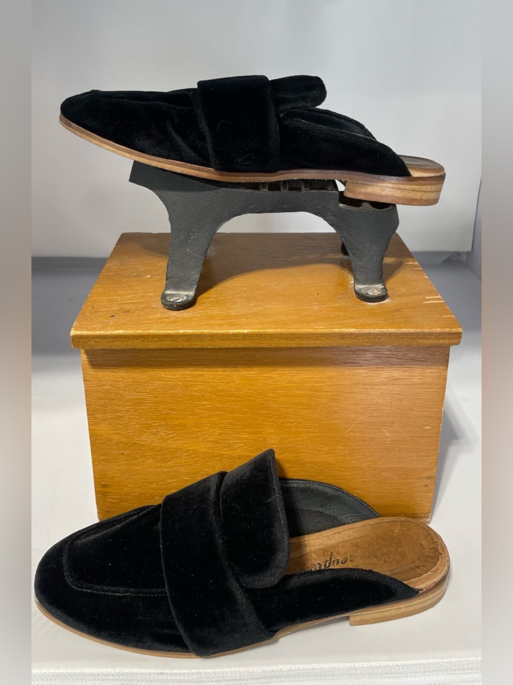 Free people Black Velvet Slip-On women’s Loafers